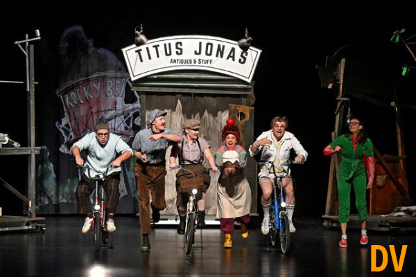 Theaterstück